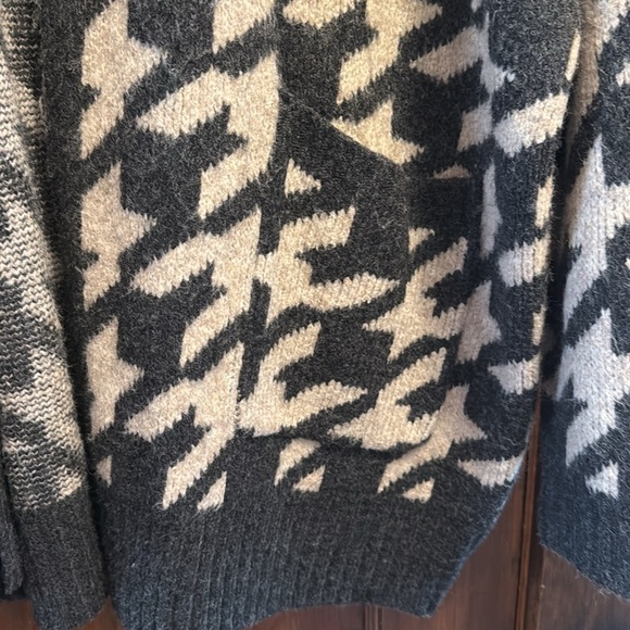 Dance & Marvel Open Front Houndstooth Cardigan - Picture 10 of 15